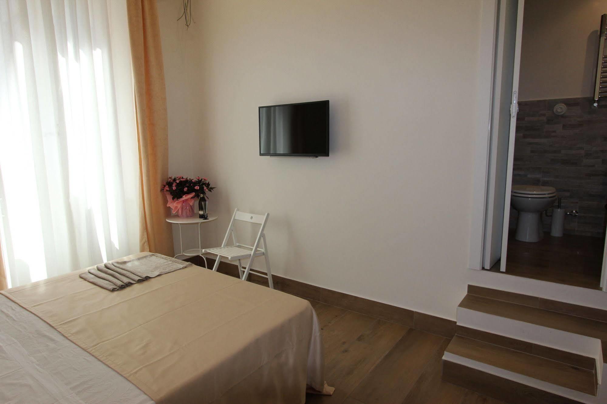 Art Atelier Accomodation Guest House Рим Екстер'єр фото